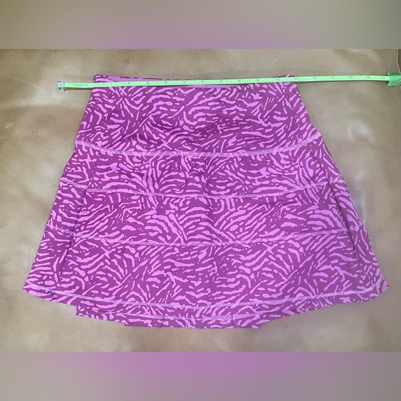 High-waisted Tennis Skirt with pockets. - Picture 2 of 8